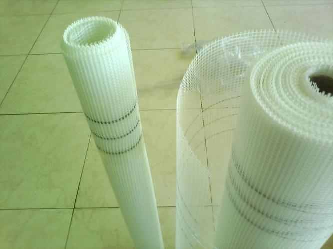 > 供应上海优质耐碱玻璃纤维网格布  产品详细描述:玻璃纤维网格布克